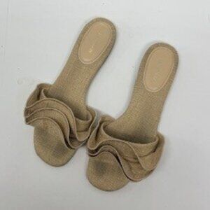 Larroude Beige Ruffle Flats | Size 9